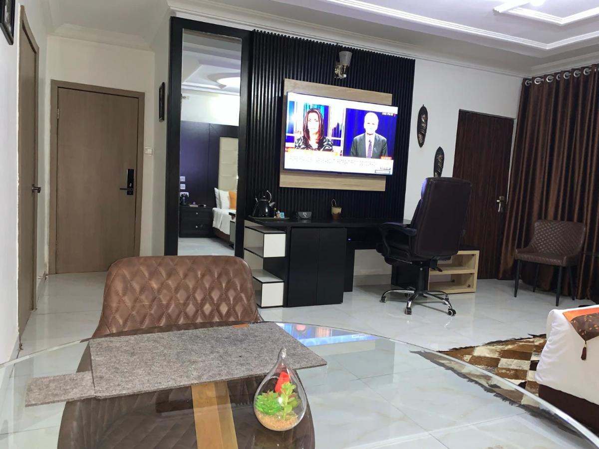 Urban Rootz Hotel Abuja Exterior photo